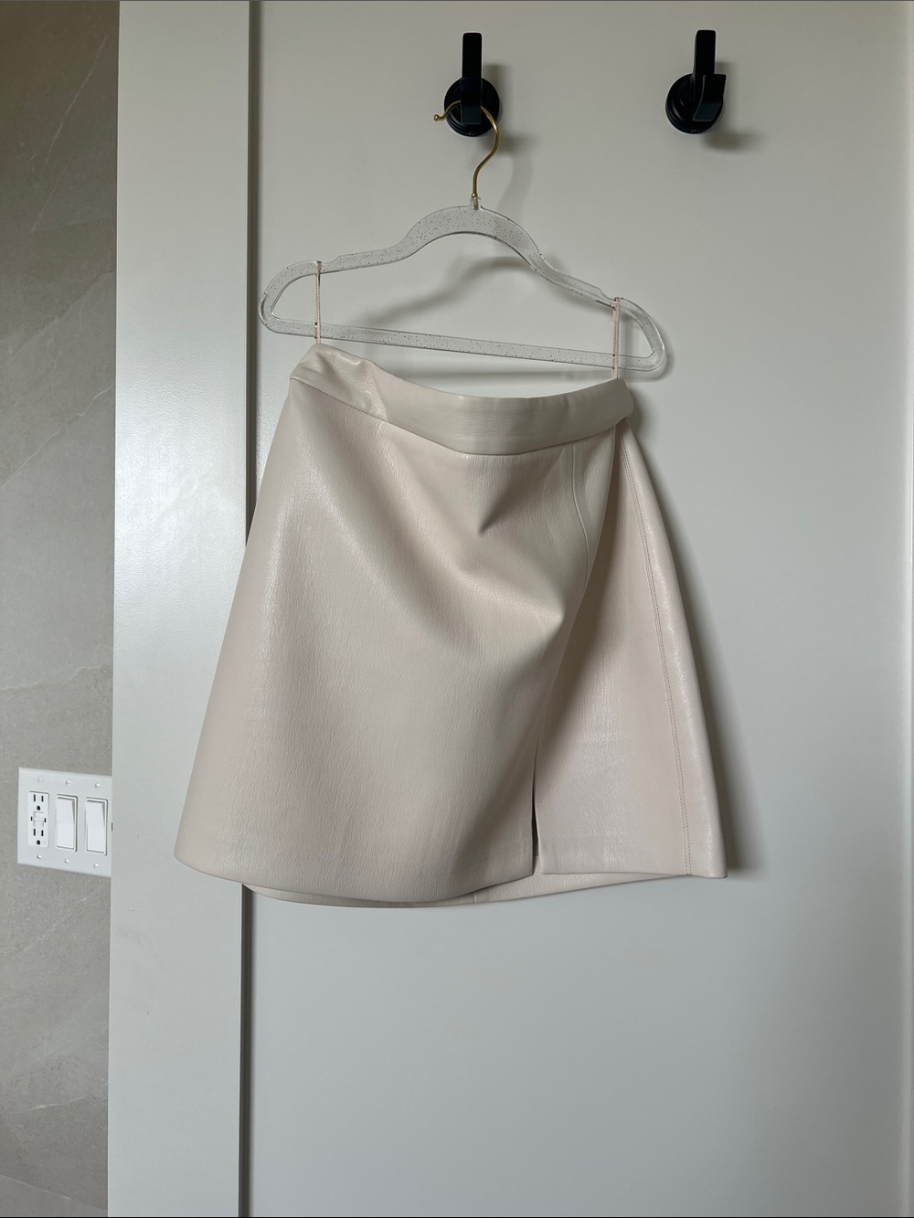 Aritzia Cream Faux Leather Mini Skirt